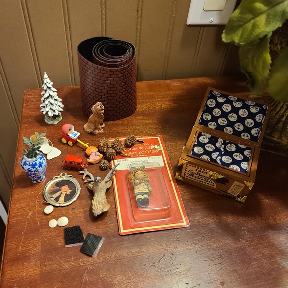 Lot of Mini Dollhouse Accessories and Furniture Brick Road, Metel Deer Buck Head